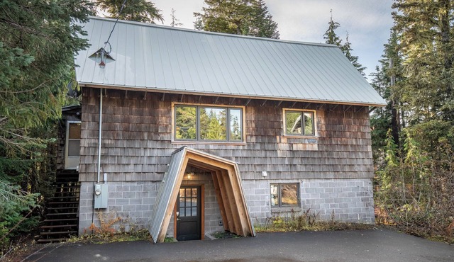 Spring Special 3rd night FREE on stays before 04/20/26