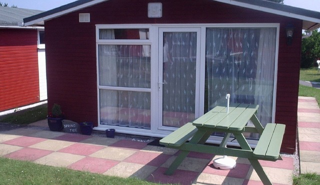 SPRING TIDE, family friendly with garden views in St Merryn