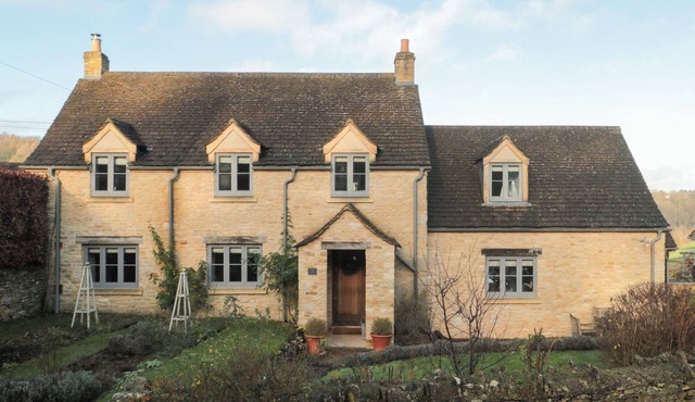 SPRING VIEW, family friendly in Kingscote, Gloucestershire