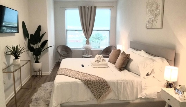 ★Spring Wonderland DEEP discount on COZY King Bed Near EWR AIRPORT & NYC★