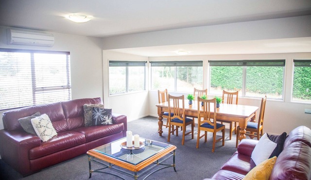 Springbank MountainView Apartment