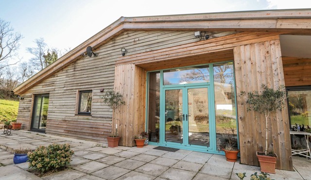 SPRINGFIELD FARM, pet friendly, with a garden in Halwell