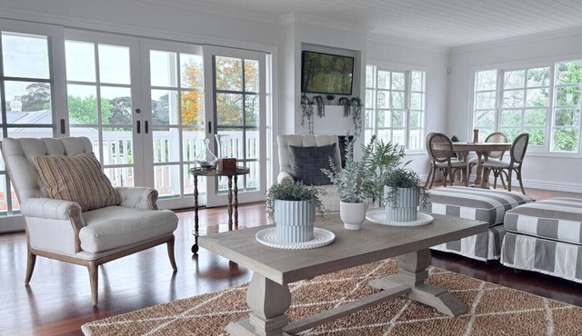 Springfield Lodge - Pet Friendly Executive Residence