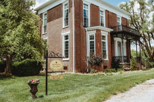 Springhill Bed and Breakfast Winery and Vineyard