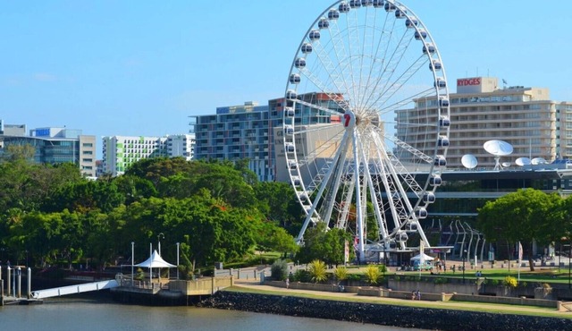 Springhills close to CBD 2BR/1BA with Parking