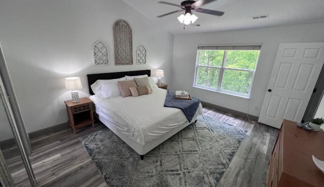 Springhurst Serenity Fresh 4BR Getaway