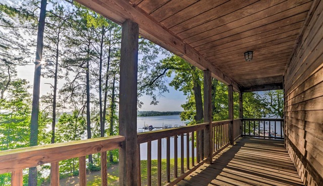 Springville Cabin on Kentucky Lake w/ Deck!