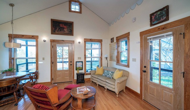 Sproul Cottage- On Lake O' the Pines- ADA