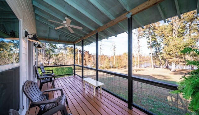 Sproul Lakeside Cottage, 1 Bedroom Plus Loft on Lake O' the Pines, ADA
