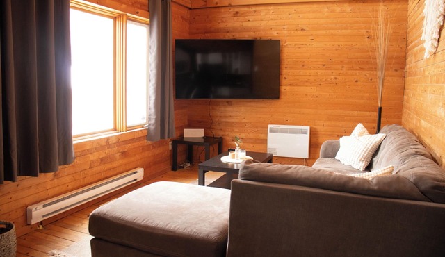 Spruce 3 Br Chalet on the Lake | Gracefield