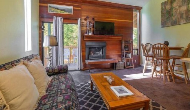 Spruce by Avantstay The Eagles Nest! Central Northshore Location!