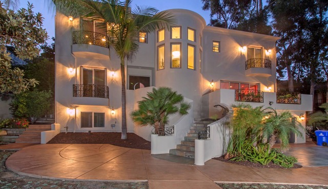 Spruce Canyon 6BR Luxury Villa Retreat