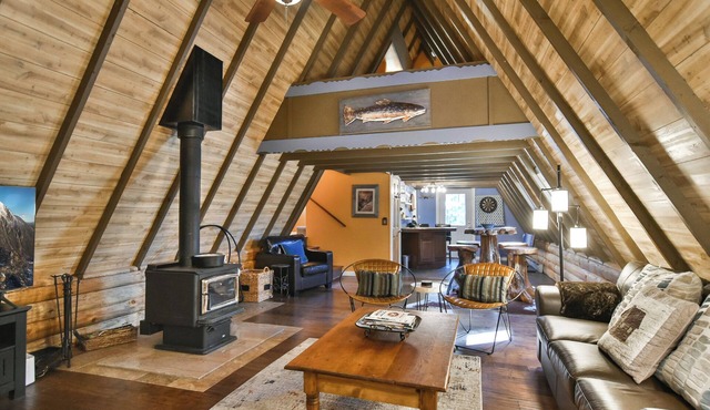 Spruce Creek Lodge: Classic A-Frame Mountain Retreat