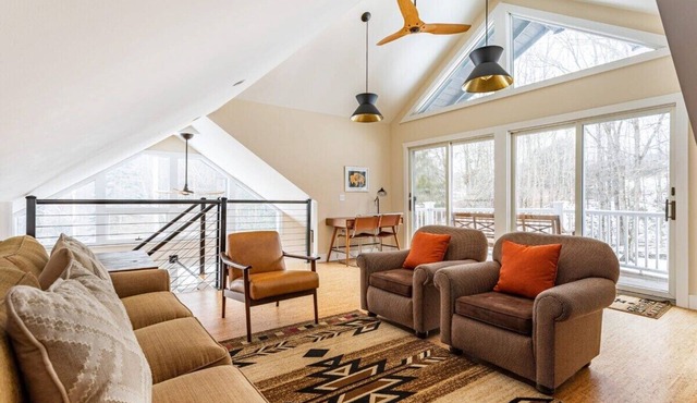 Spruce Haven - Modern Rustic w. Pool & Hot Tub in Catskills