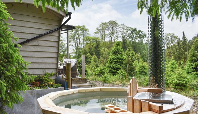 Spruce Shepherd's Hut