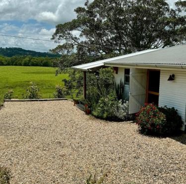 Spurfield Barn with valley views