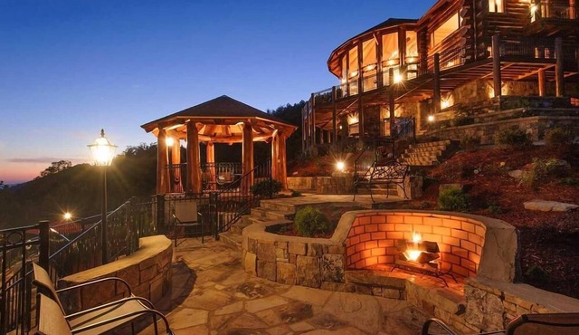 SpyGlass- Dog Friendly | Hot Tub | Helicopter Pad | Gated In Ground Pool