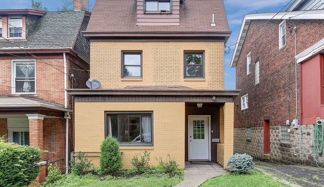 Sq. Hill -Frick Park - Parking - King Bed ~ Kid Friendly- Office Area