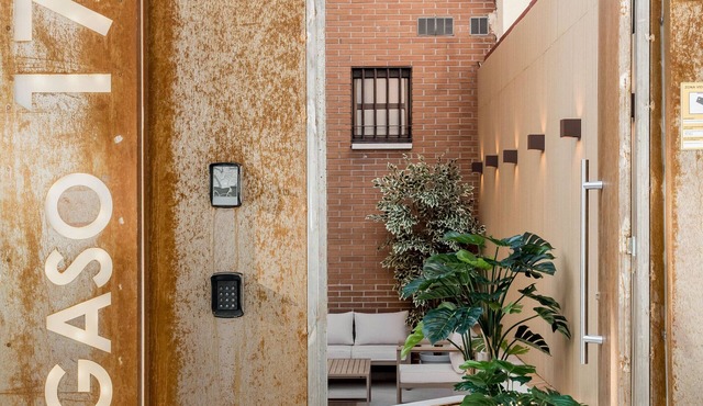 Square Rooms by Charming