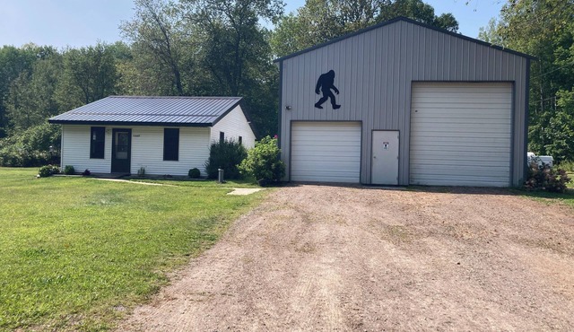 Squatch Mountain is a 2-bedroom Cabin for all your "UPNORTH" Fun! Dog Friendly