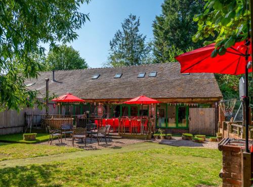 Squirrel Barn - Family Getaway Pass the Keys