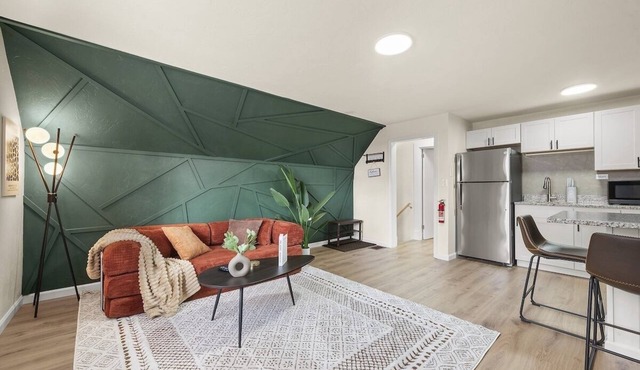Squirrel Hill Modern Haven 1BR w/Parking