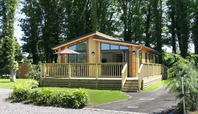 SQUIRREL LODGE, family friendly, luxury holiday cottage in Gargrave