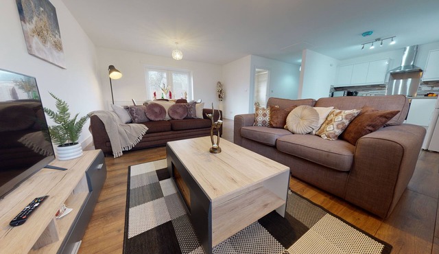 SRK- Secure Brand New Luxury Green View Lodge