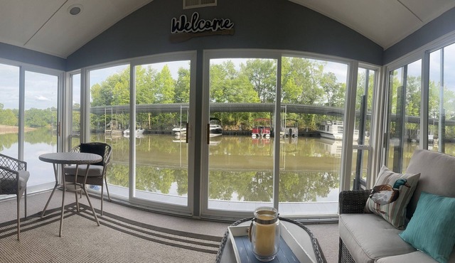 SS MINNOW n55' Houseboat on the Flint River, a floating oasis!