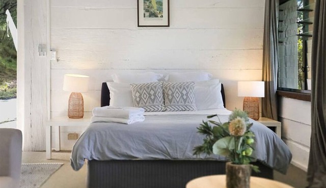 St Albans Stables - self contained studio styled accommodation (very rustic!)