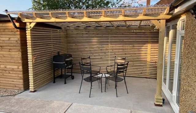 St Albans Stylish Suite with kitchenette