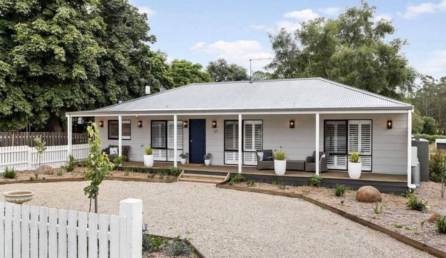 St Andrew's Cottage Trentham