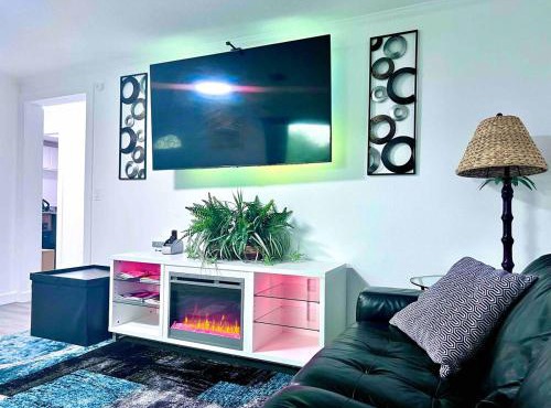 St Augustine Home 3 bdr PetFriendly Fully Fenced Backyard