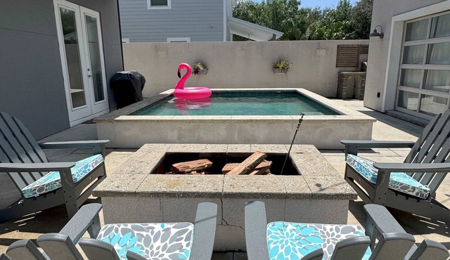St. Augustine Pool Home : Beach Access & Pets Welcome