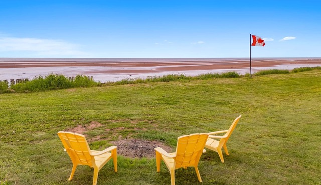 St. Chrysostome South Shore Escape – Private Beach, Hot Tub, Coastal Charm