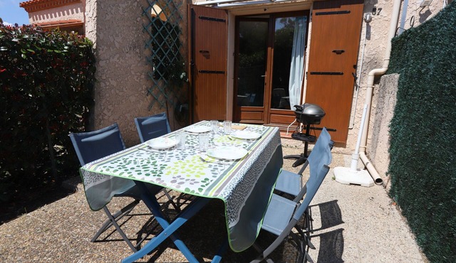 St Cyprien air-conditioned with beautiful terrace near the port