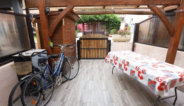 St Cyprien beach House with terrace and 2 bikes