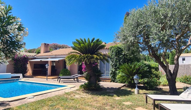 St Cyprien Sumptuous villa with pool