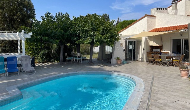 St Cyprien Zen and Bohemian, a swimming pool just for you