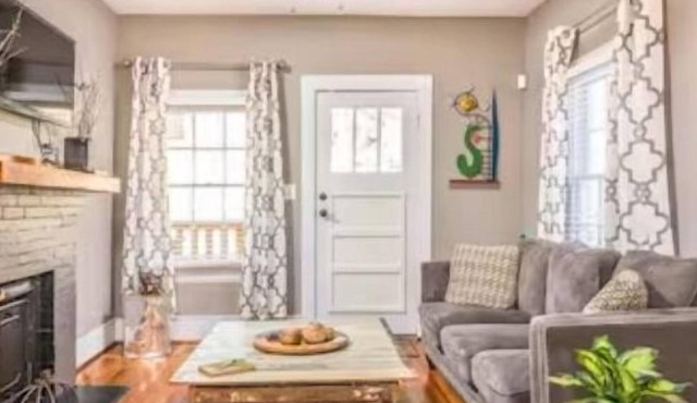 St Elmo's Blue Bungalow: Near Downtown Home Back Deck Playground Park Walk