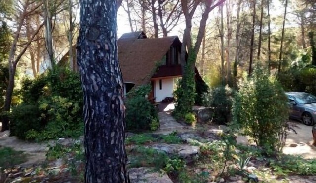 Story House for 8 people