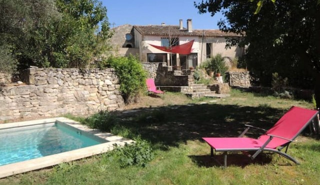 St-Estève chapel from the 13th century charming family house