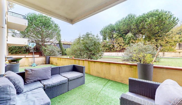 ST EXUPERY · Terrasse privée - parking - bus