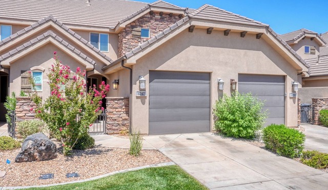 St George, near Zion, 2 king bedrooms, 2 pools/hot tubs, playground, pond 4 BD