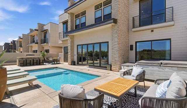 St. George Oasis: 7BR Golf Retreat, Private Pool, Views