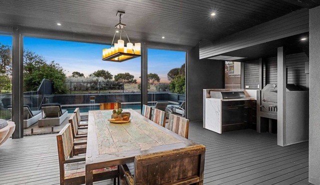 St Georges Luxury Beach House