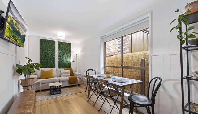 St Georges Road - A home with a secret outdoor garden, Pet Friendly, Netflix