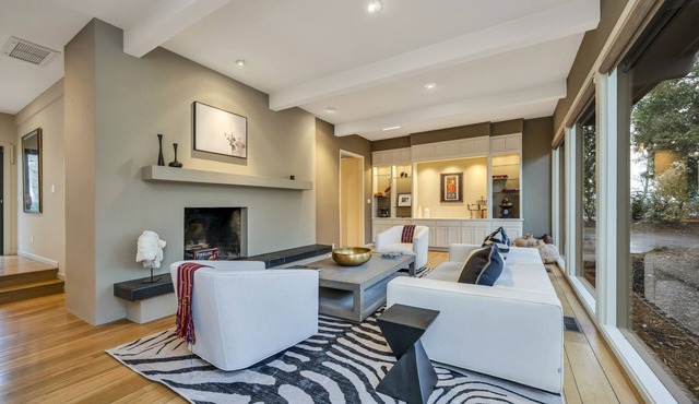 St Helena 3 plus BDRM w pool, BBQ, near town and Meadowood resort. Serene garden