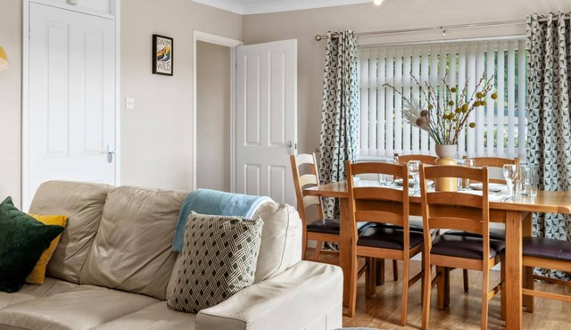 St Helens Apartment 1 - Short Walk to Beach