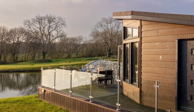 St Ives Studio Spa, Praze-An-Beeble